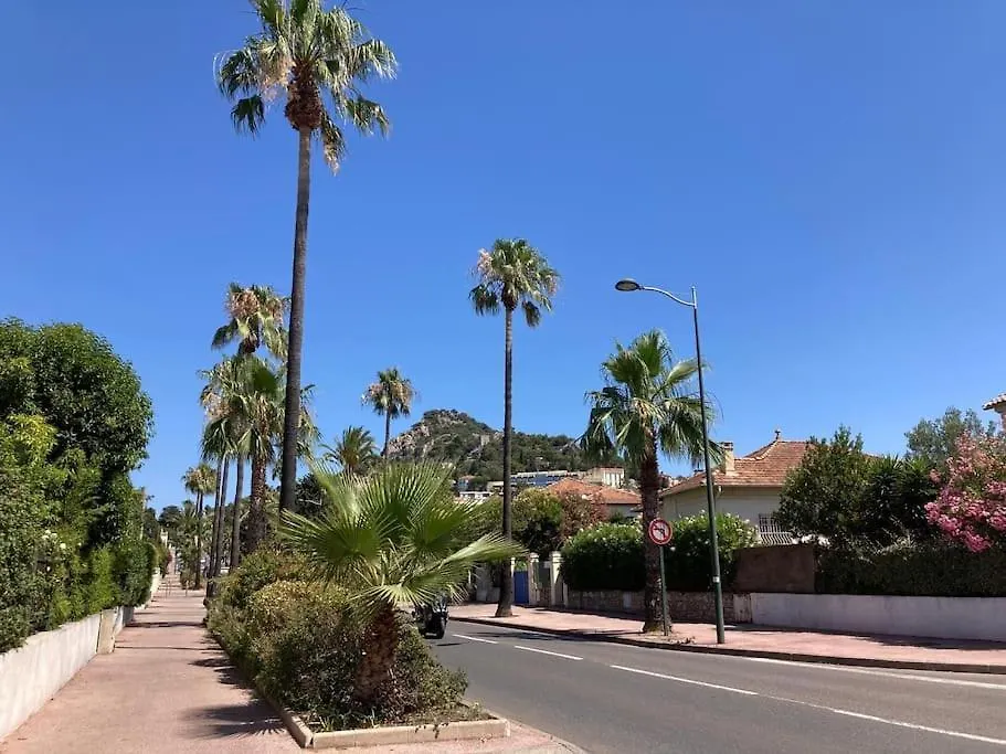Nid Douillet A Hyeres Apartment