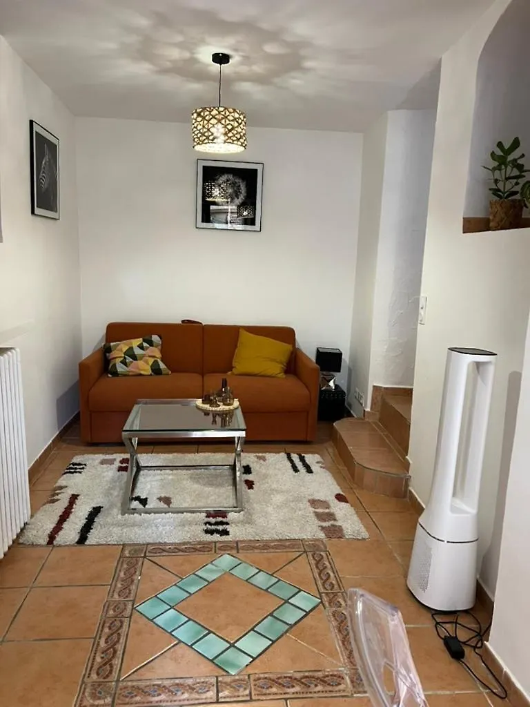 Nid Douillet A Hyeres location